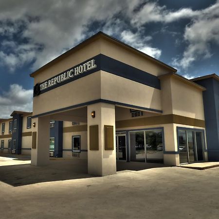 Republic Hotel Big Lake Exterior foto